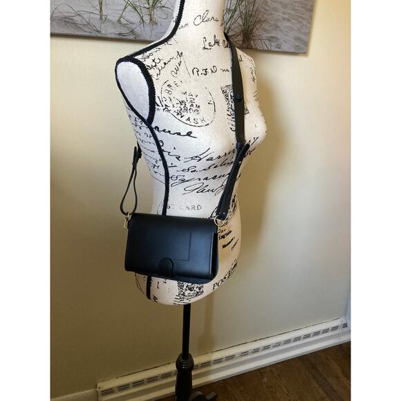 COS Handbags - COS Black Leather Crossbody Purse/Handbag with detachable belt